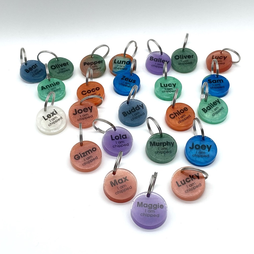 “I am chipped” semi-personalized pet tags